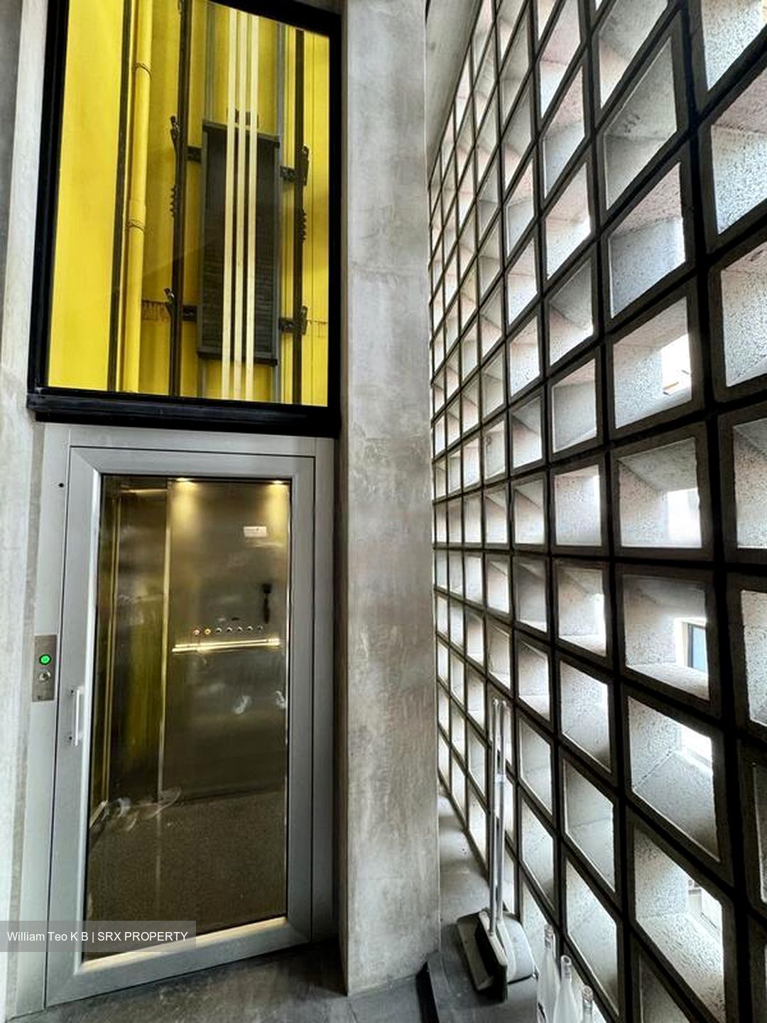 Tessensohn Road (D8), Shop House #451429251